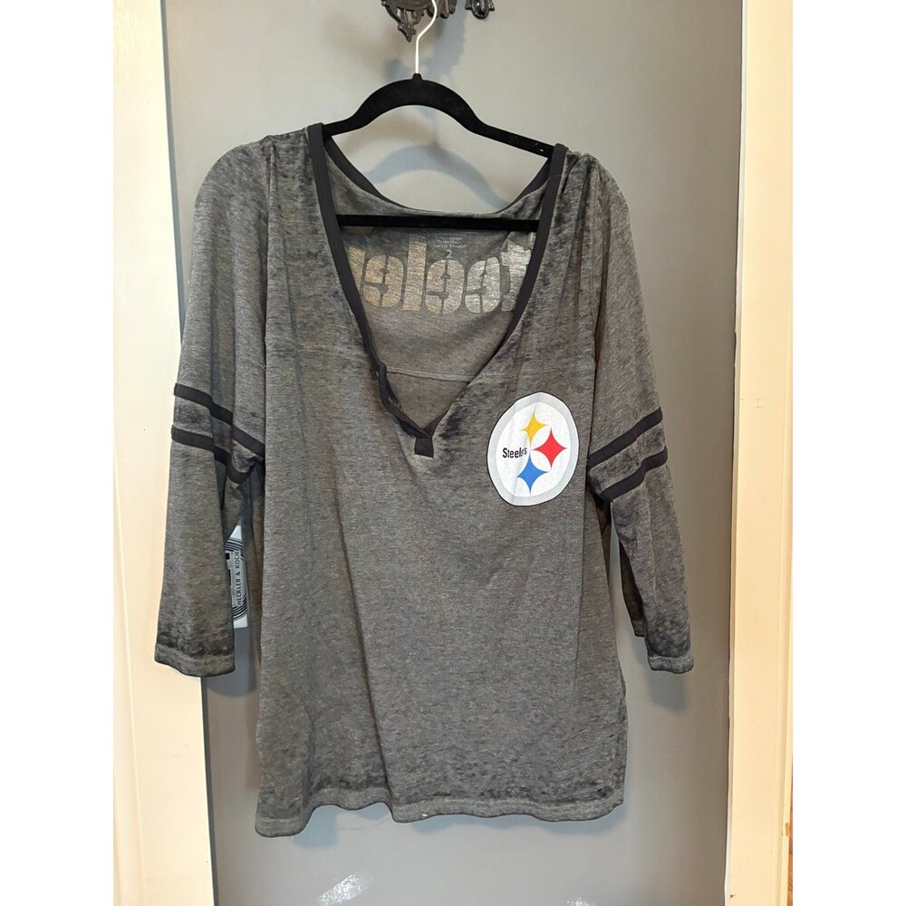 Torrid hot topic size 2 gray Steelers football neck long sleeve shirt top